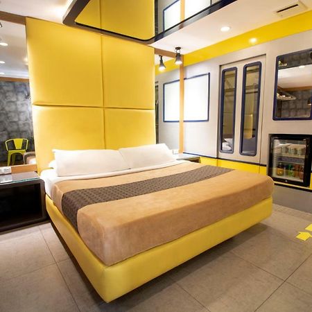 วิคตอเรีย คอร์ต ลาส ปินาส มอเตอริสต์ ลอดจ์ Motel ลาสปิญยาส ภายนอก รูปภาพ