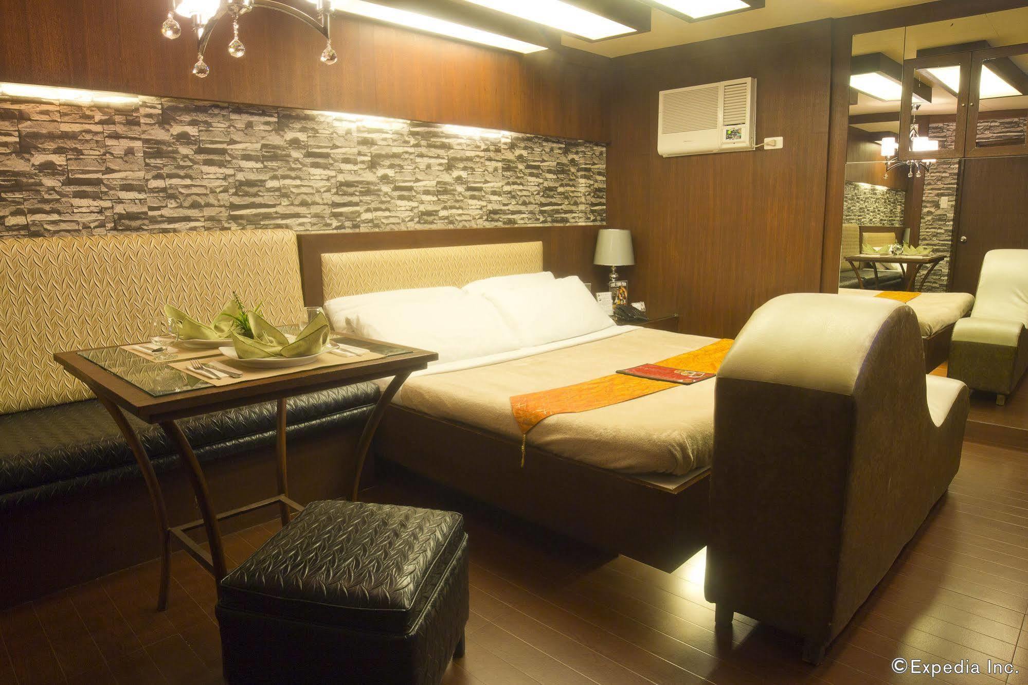 วิคตอเรีย คอร์ต ลาส ปินาส มอเตอริสต์ ลอดจ์ Motel ลาสปิญยาส ภายนอก รูปภาพ