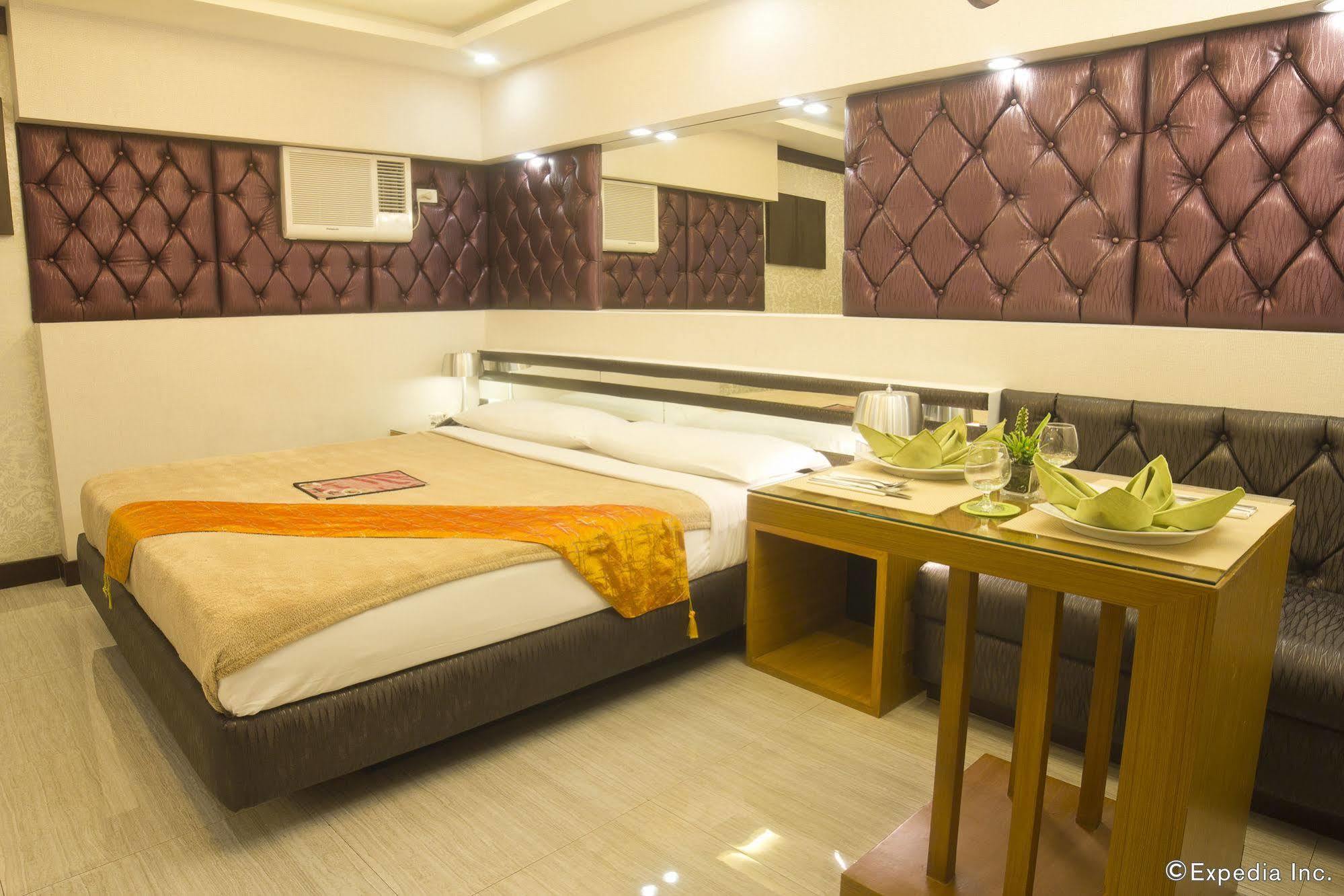 วิคตอเรีย คอร์ต ลาส ปินาส มอเตอริสต์ ลอดจ์ Motel ลาสปิญยาส ภายนอก รูปภาพ