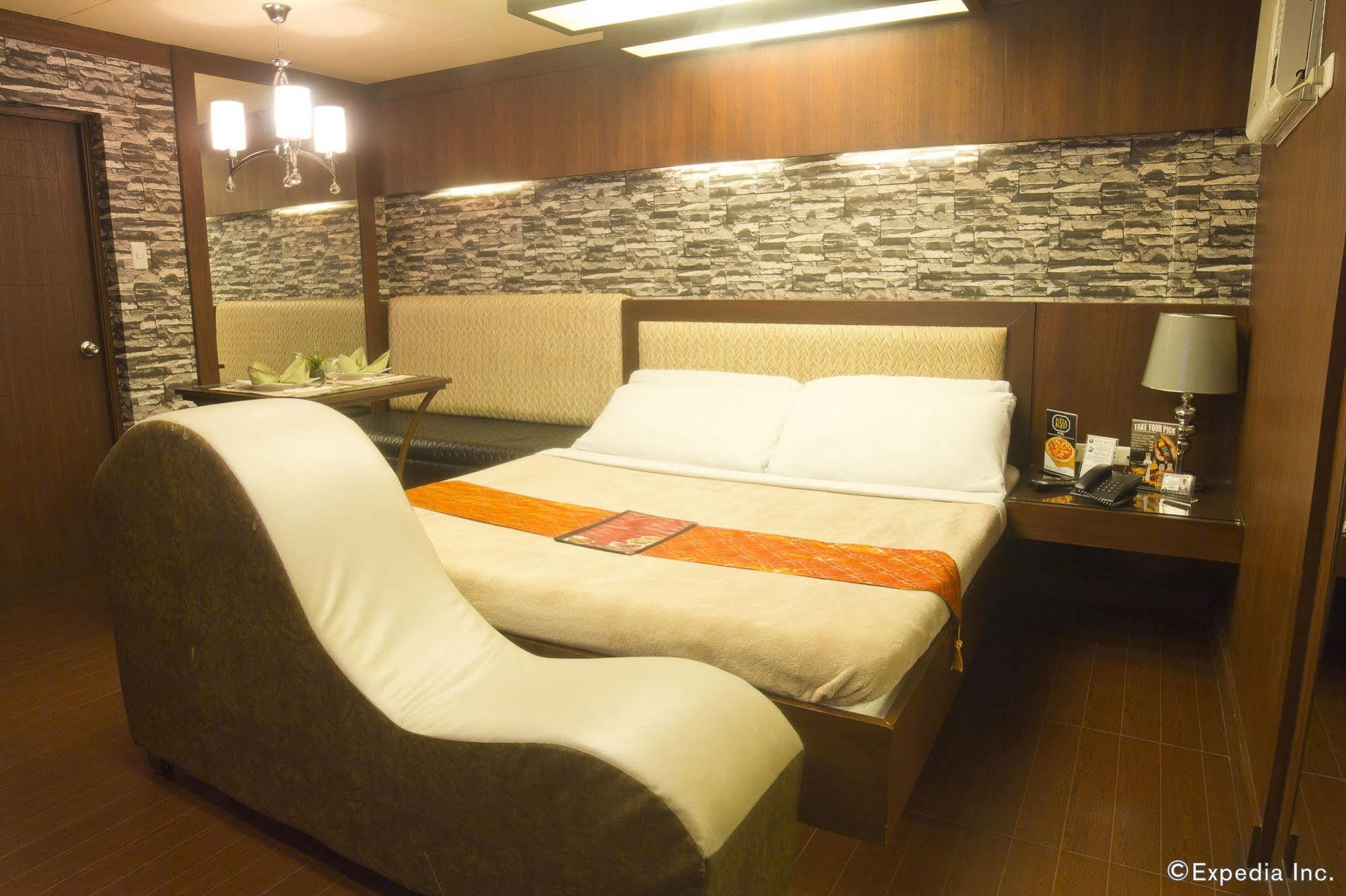 วิคตอเรีย คอร์ต ลาส ปินาส มอเตอริสต์ ลอดจ์ Motel ลาสปิญยาส ภายนอก รูปภาพ