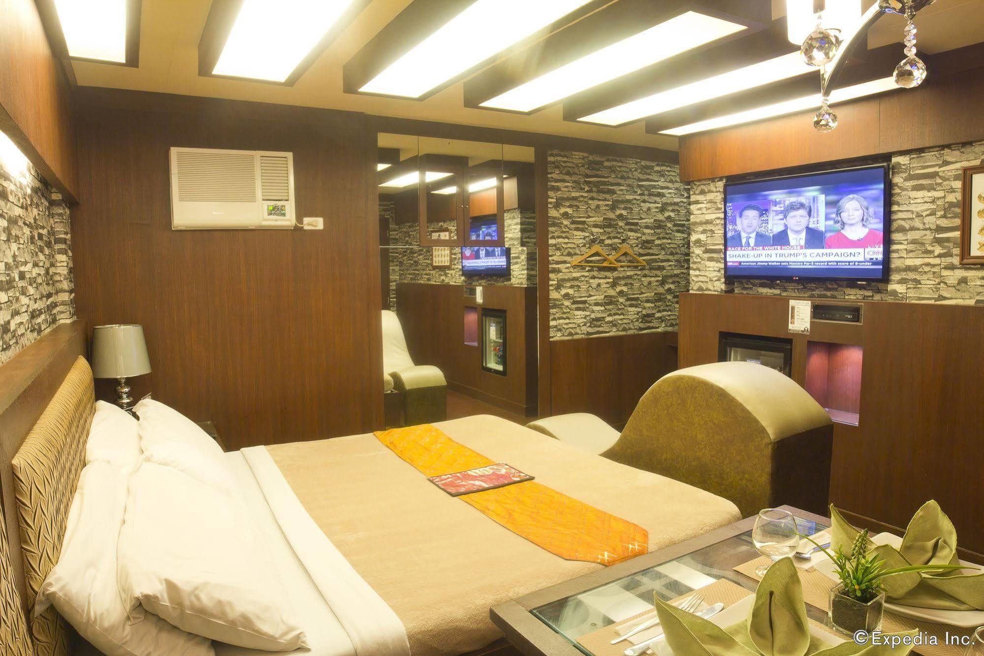 วิคตอเรีย คอร์ต ลาส ปินาส มอเตอริสต์ ลอดจ์ Motel ลาสปิญยาส ภายนอก รูปภาพ