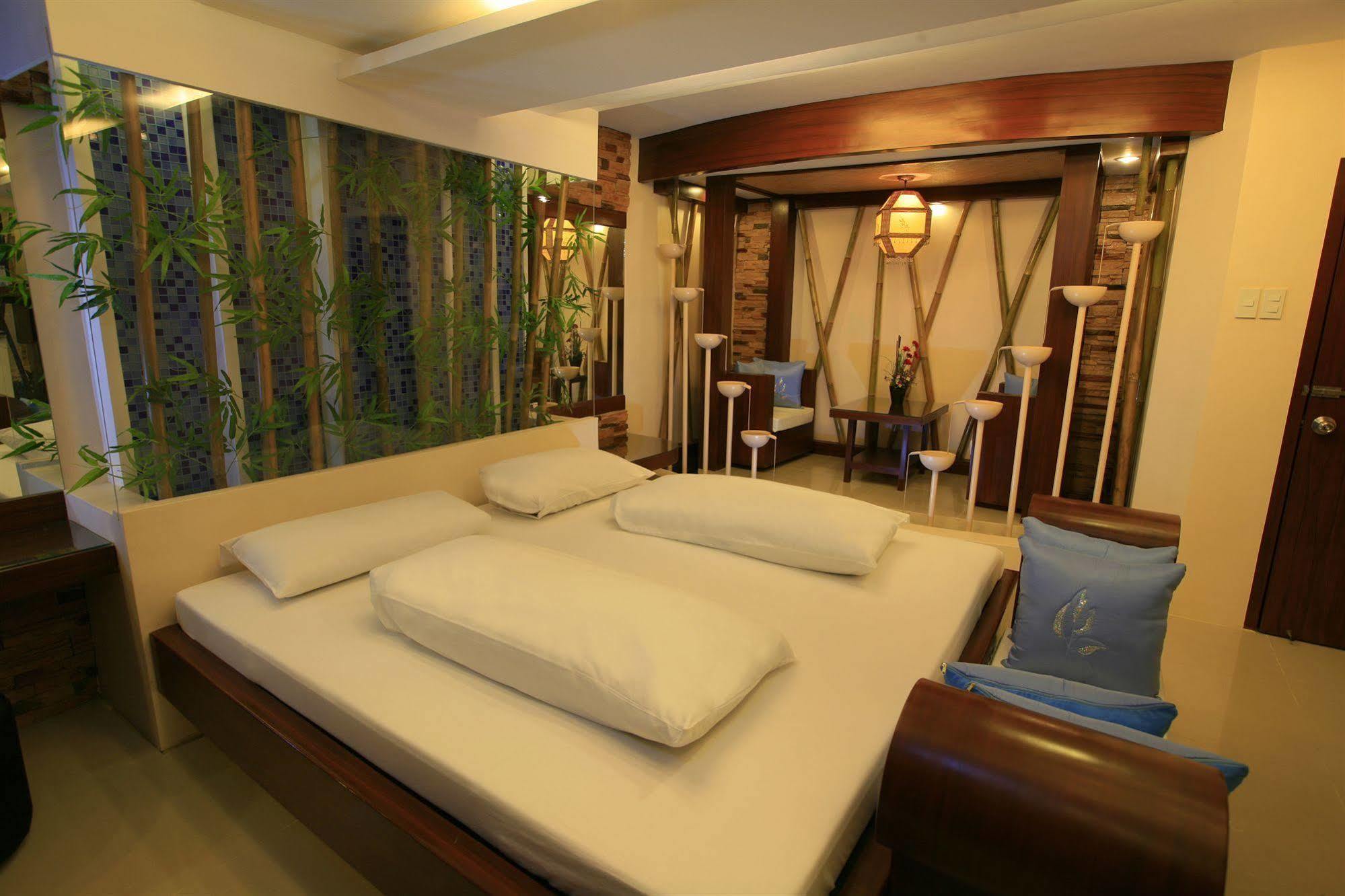 วิคตอเรีย คอร์ต ลาส ปินาส มอเตอริสต์ ลอดจ์ Motel ลาสปิญยาส ภายนอก รูปภาพ