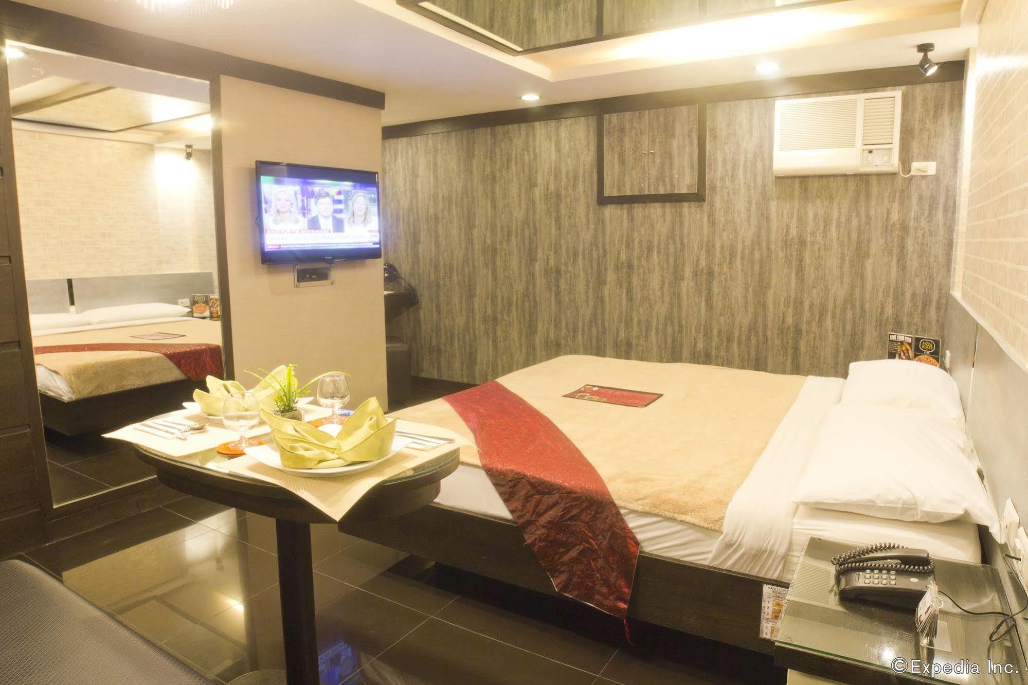 วิคตอเรีย คอร์ต ลาส ปินาส มอเตอริสต์ ลอดจ์ Motel ลาสปิญยาส ภายนอก รูปภาพ