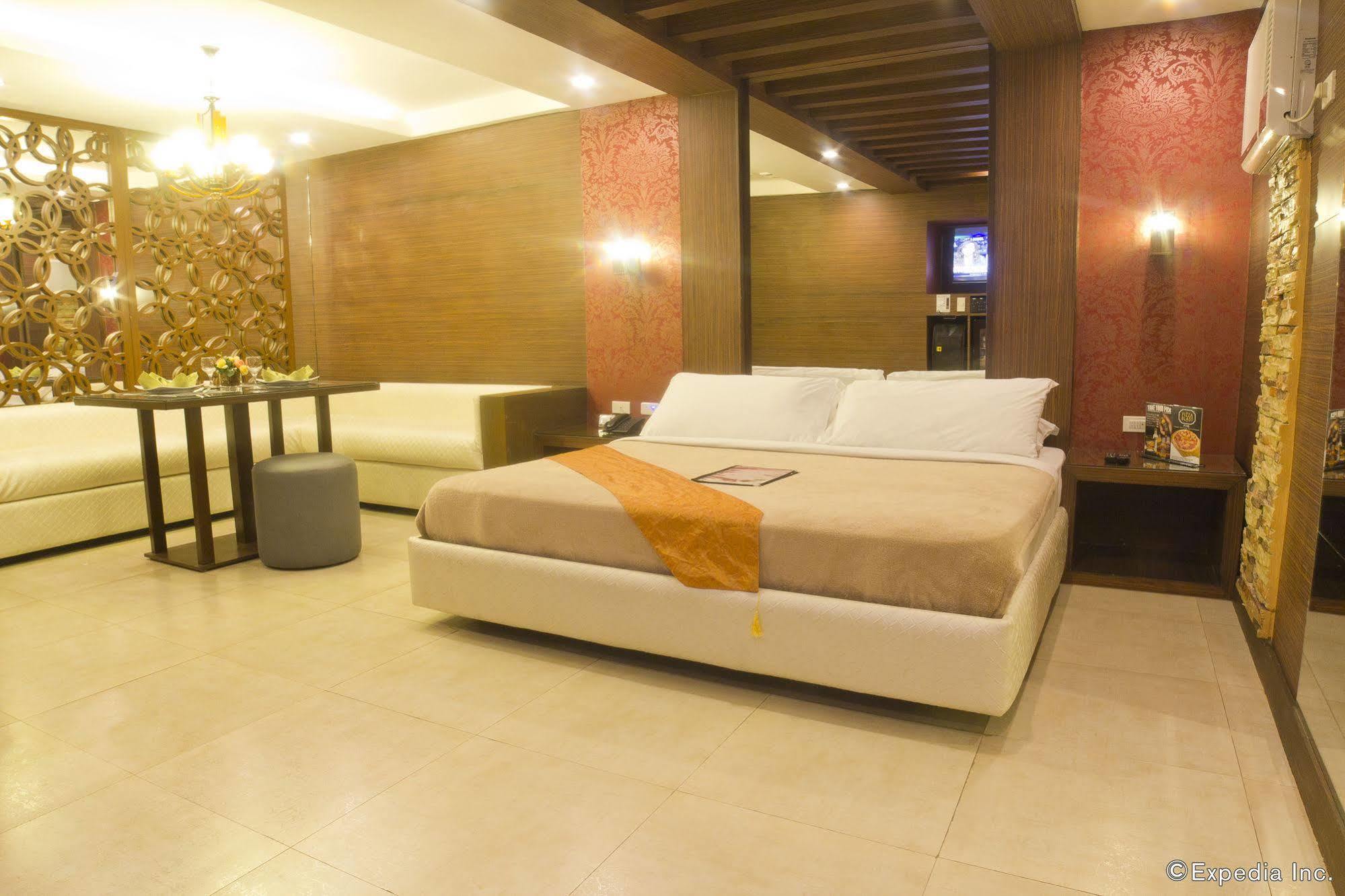 วิคตอเรีย คอร์ต ลาส ปินาส มอเตอริสต์ ลอดจ์ Motel ลาสปิญยาส ภายนอก รูปภาพ