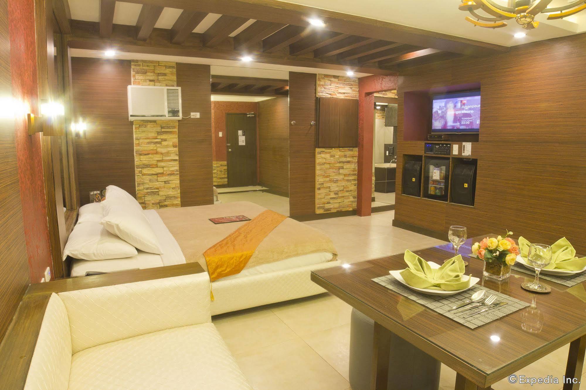 วิคตอเรีย คอร์ต ลาส ปินาส มอเตอริสต์ ลอดจ์ Motel ลาสปิญยาส ภายนอก รูปภาพ