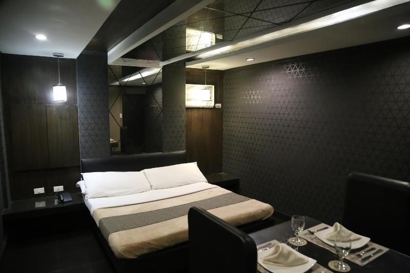 วิคตอเรีย คอร์ต ลาส ปินาส มอเตอริสต์ ลอดจ์ Motel ลาสปิญยาส ภายนอก รูปภาพ