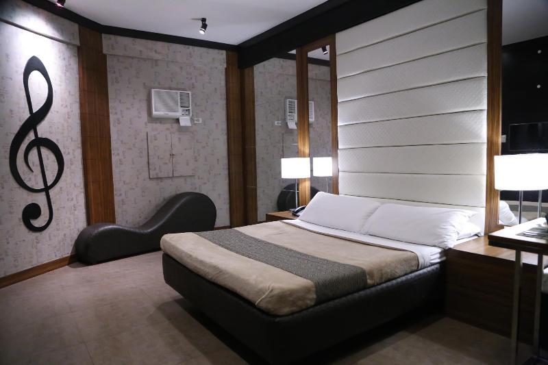 วิคตอเรีย คอร์ต ลาส ปินาส มอเตอริสต์ ลอดจ์ Motel ลาสปิญยาส ภายนอก รูปภาพ