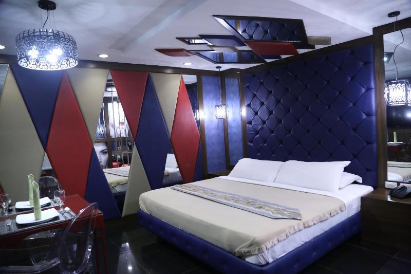วิคตอเรีย คอร์ต ลาส ปินาส มอเตอริสต์ ลอดจ์ Motel ลาสปิญยาส ภายนอก รูปภาพ