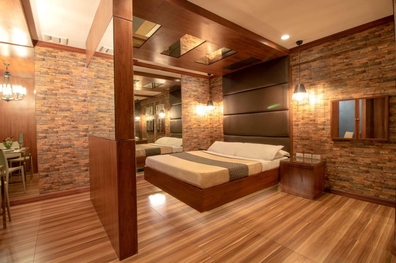 วิคตอเรีย คอร์ต ลาส ปินาส มอเตอริสต์ ลอดจ์ Motel ลาสปิญยาส ภายนอก รูปภาพ
